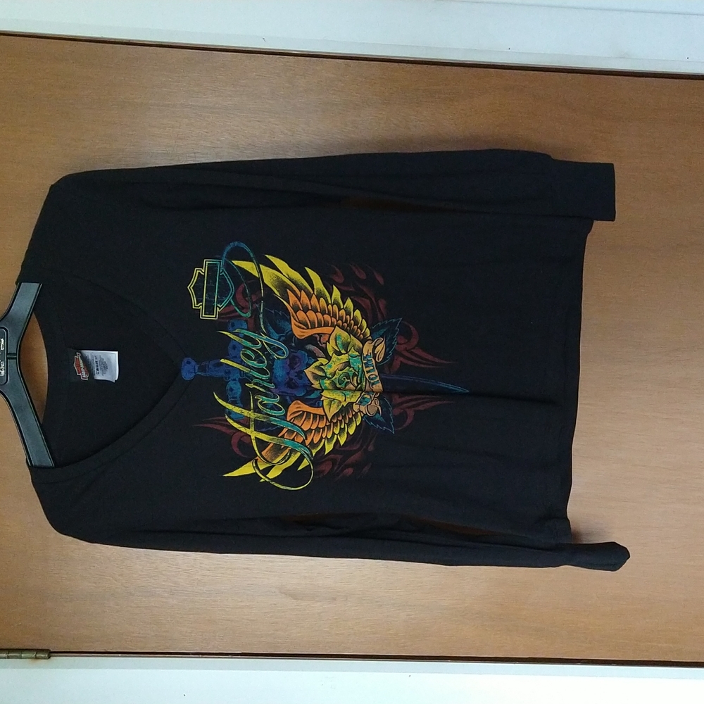 beautiful long sleeve shirt really nice colirs from Harley Davidson
